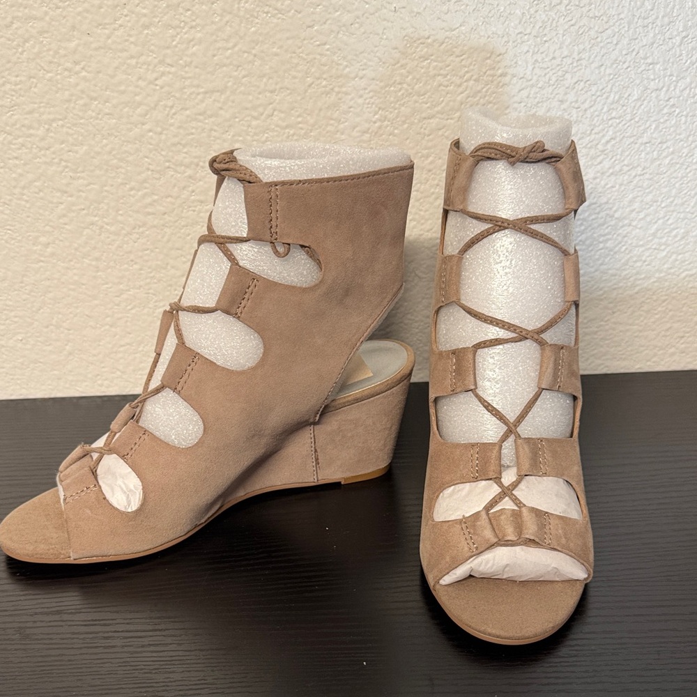 Dolce Vita Louise almond suede sandals 7 NEW